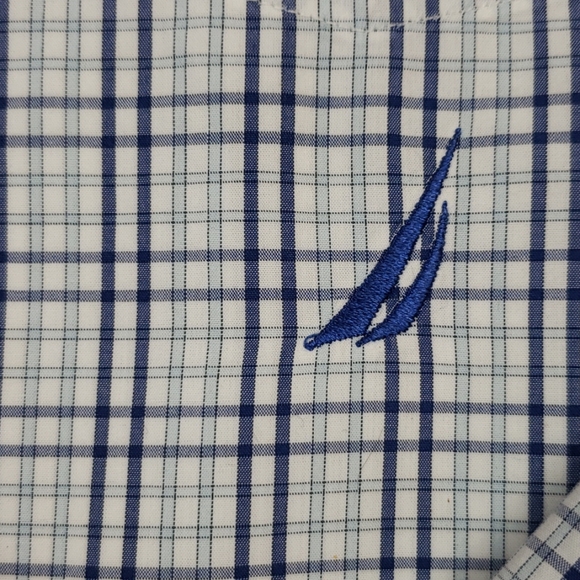 Nautica casual button up shirt - Picture 5 of 8